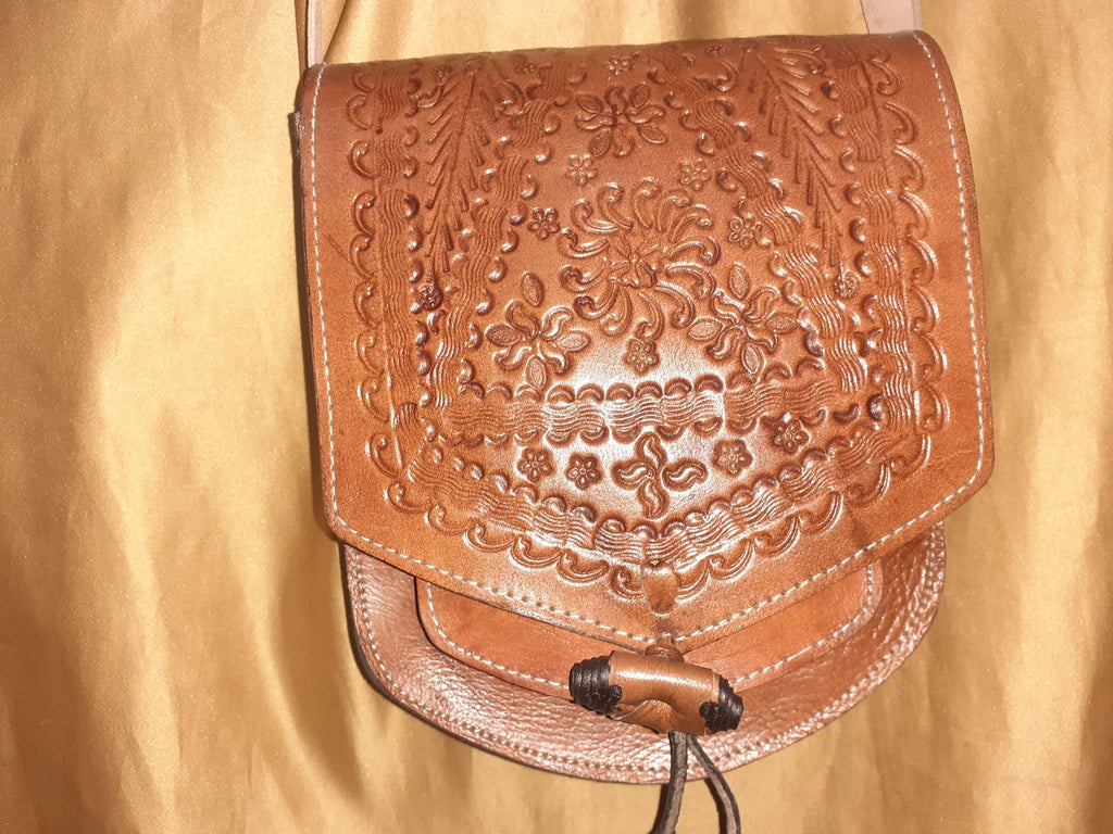 Bolso ovalado Fez labrado cuerda