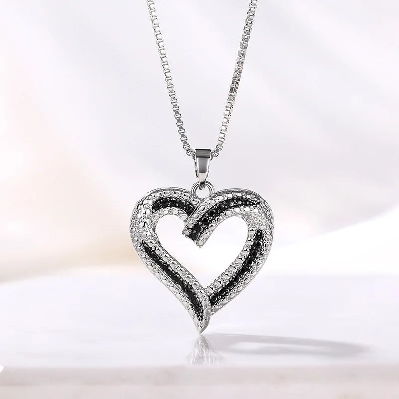 Elegant Style Heart shaped Pendant Necklace Hollow Design Mother's Day Gift Party Suitable for Best Friends Without Box